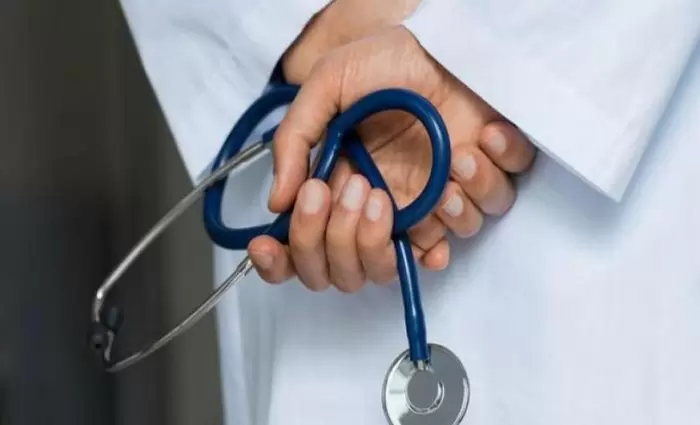 Απεργιακές κινητοποιήσεις γιατρών: «Δεν είναι λύση ούτε απάντηση», λέει το ΥΠΟΙΚ