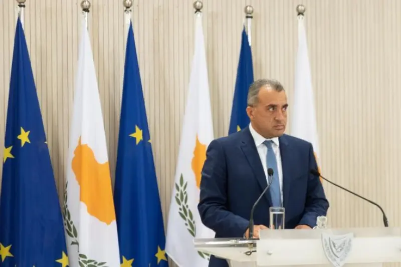 Τηλεργασία, περιορισμός εκδηλώσεων και γνωμάτευση για υποχρεωτικό εμβολιασμό