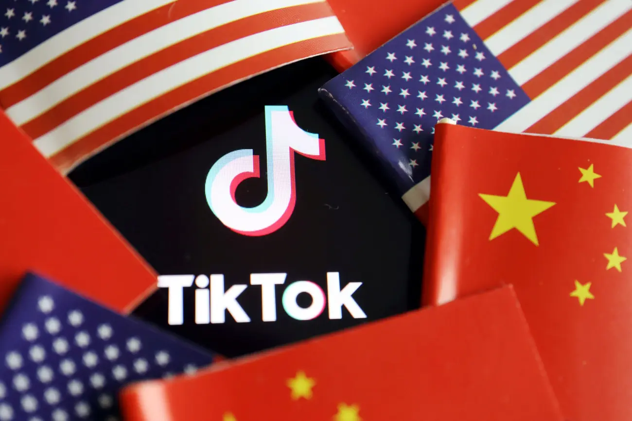 TikTok: Ο Λευκός Οίκος εξετάζει συμφωνία για το μέλλον της πλατφόρμας
