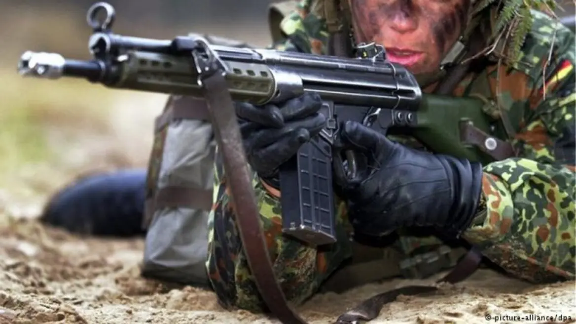 Η Γερμανία αίρει τους περιορισμούς των εξαγωγών όπλων στο Ισραήλ