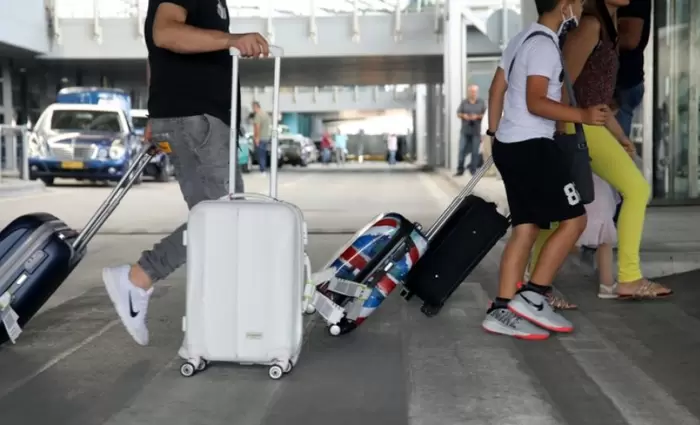 Μόνο ένας στους πέντε Βρετανούς σκέφτεται διακοπές σε 