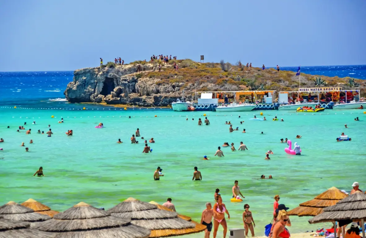 Τόνωσε την οικονομία φέτος ο τουρισμός - Στο 88% η αύξηση των εσόδων