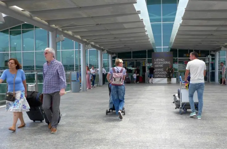 Ετήσια αύξηση 2,1% στις αφίξεις ταξιδιωτών τον Ιούλιο