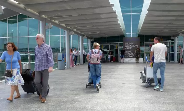 Ετήσια αύξηση 2,1% στις αφίξεις ταξιδιωτών τον Ιούλιο