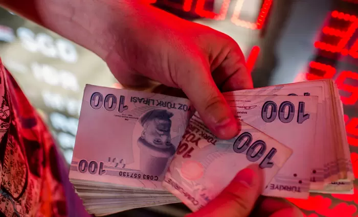 Νέα κατρακύλα για την τουρκική λίρα