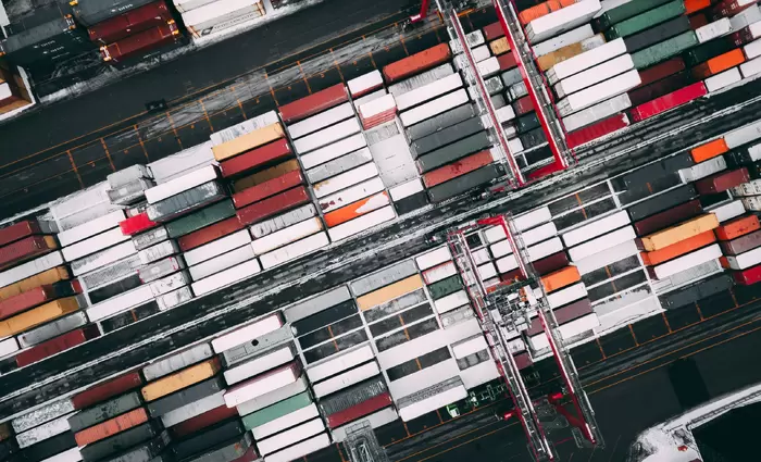 Η πανδημία προκάλεσε σοκ στο εμπόριο της Ευρωπαϊκής Ένωσης