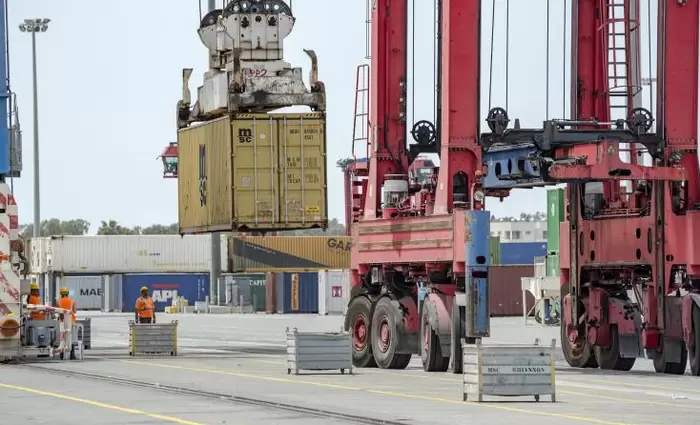 Άυξηση 25,4% παρουσίασε το έλλειμα του εμπορικού ισοζυγίου