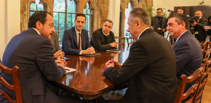 Εισηγήσεις ΠτΔ στις τράπεζες για ελαφρύνσεις – Νέο ραντεβού την Τετάρτη