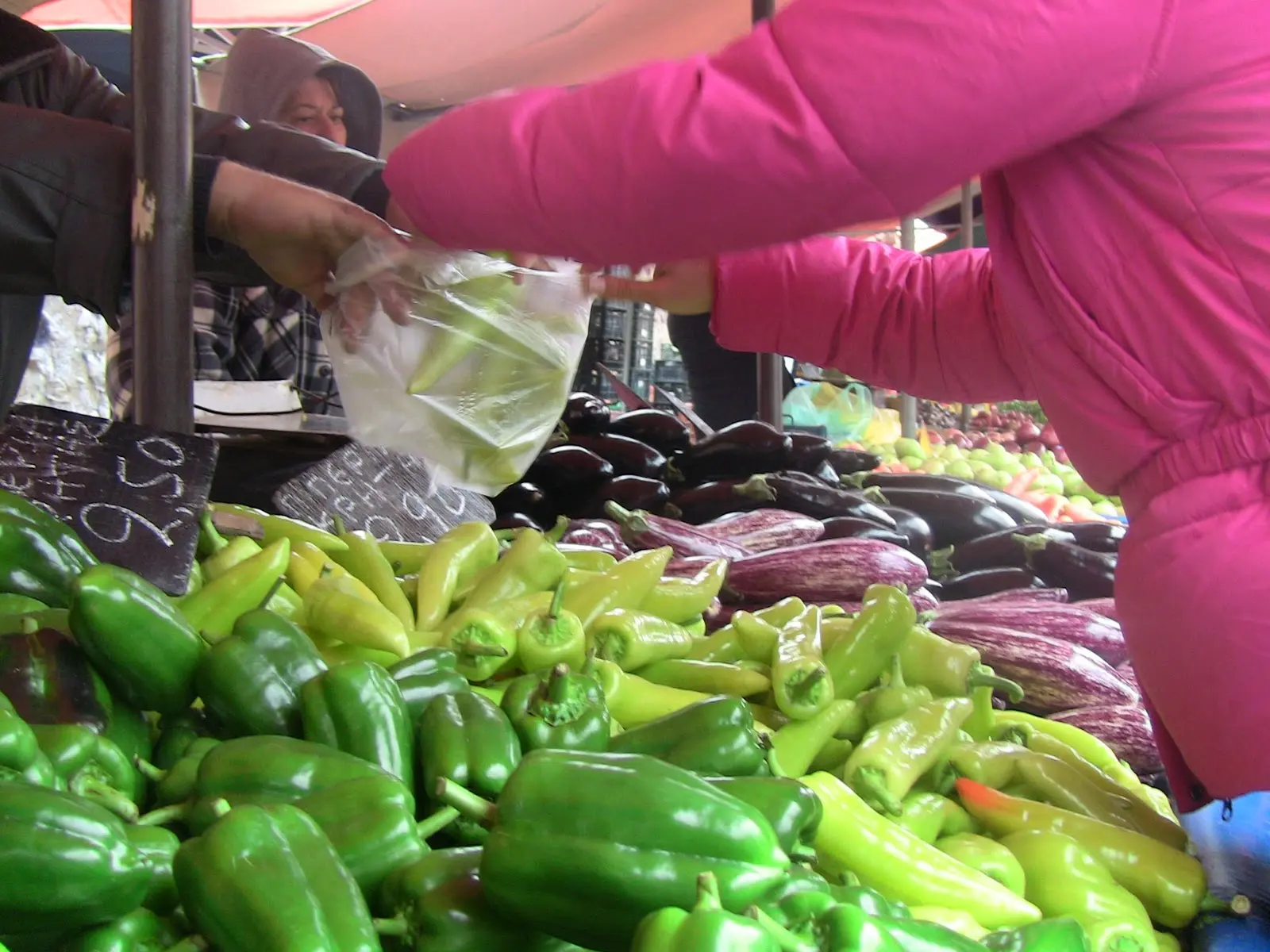 Η Κομισιόν κατά της σπατάλης τροφίμων