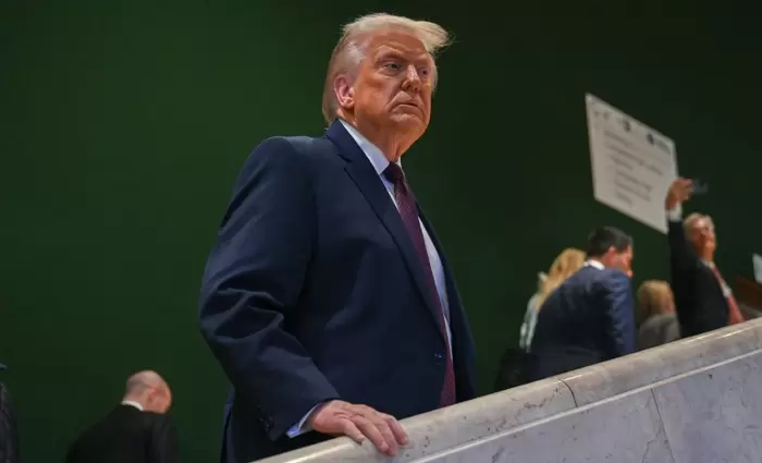 Τραμπ: Υπόσχεται «μεγάλα αντίποινα» εάν η Ευρώπη πουλήσει αμερικανικά assets