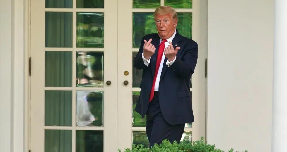 Έρευνα ιδρύματος Γκέιτς: ο Τράμπ είναι πηγή Fakenews για τον Covid-19