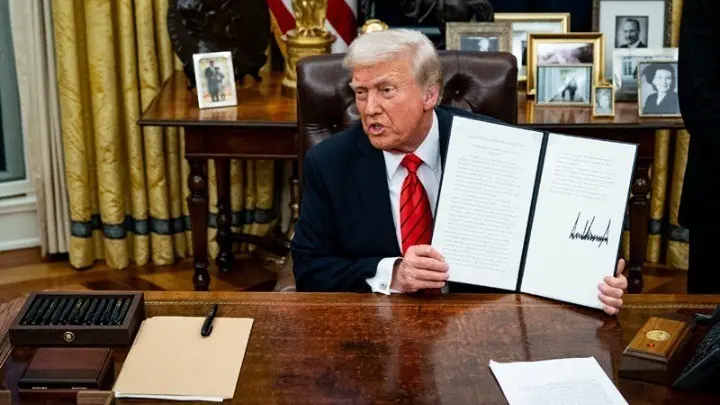 Παράνομοι οι δασμοί Τραμπ: Αβεβαιότητα στο παγκόσμιο εμπόριο - Τι λένε οι αναλυτές