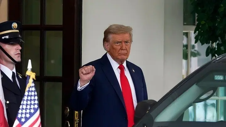 Τραμπ: Απειλεί με ανάκληση αδειών NBC και ABC για «μεροληπτική κάλυψη»