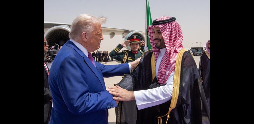 «Απόβαση» Τραμπ στη Μέση Ανατολή: Επενδύσεις, mega deals και γεωπολιτικές βλέψεις