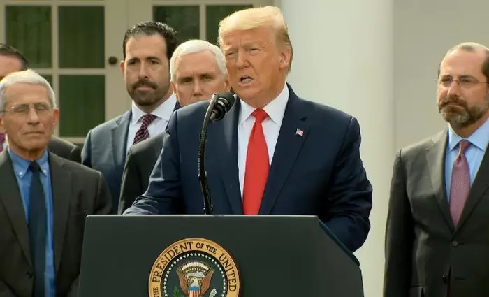 Κλείνουν σχολεία και εστιατόρια στις ΗΠΑ λόγω κορωνοϊού