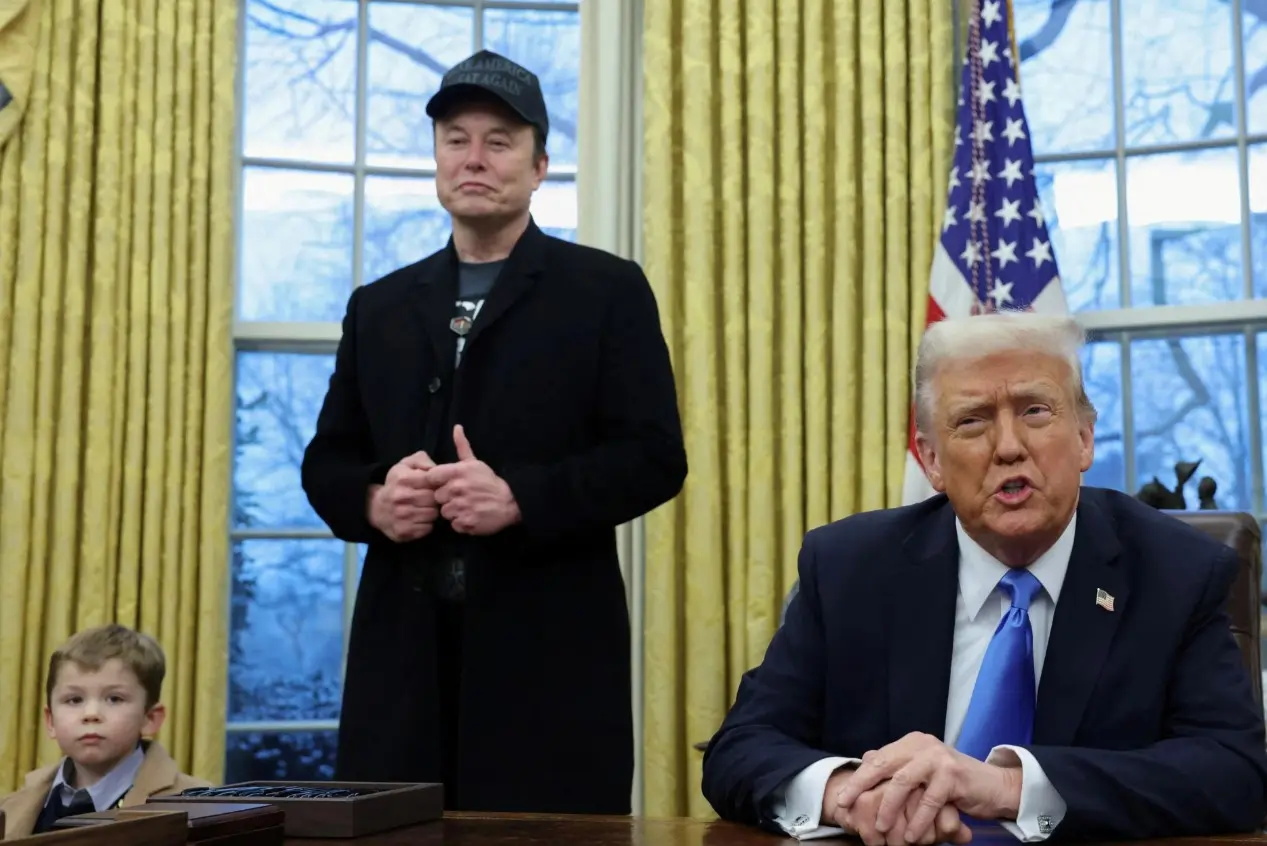 Τραμπ: Δεν ενδιαφέρομαι και ιδιαίτερα να μιλήσω με τον Έλον