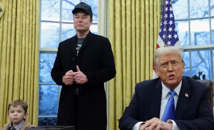 Τραμπ: Δεν ενδιαφέρομαι και ιδιαίτερα να μιλήσω με τον Έλον