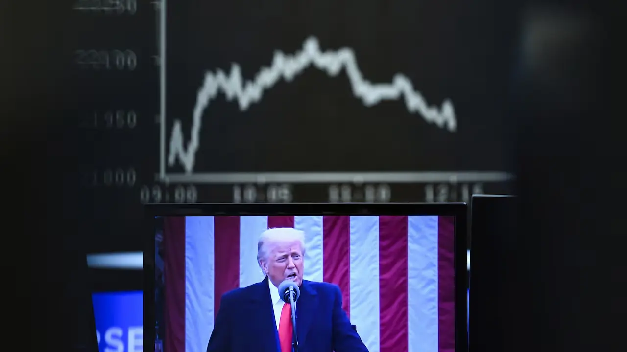 Το σήμα Τραμπ για το Ιράν, τα σενάρια για το πετρέλαιο και οι αγορές που ποντάρουν κατά του πολέμου