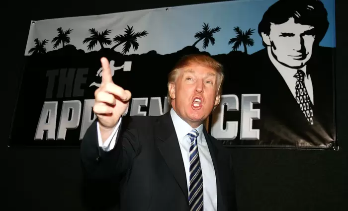 Ο Τραμπ διαλέγει τον επόμενο πρόεδρο της Fed σαν να παρουσιάζει ξανά το «Τhe Apprentice»