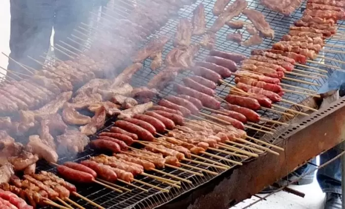 Τσικνοπέμπτη: Σταθερά στα ύψη οι τιμές του κρέατος