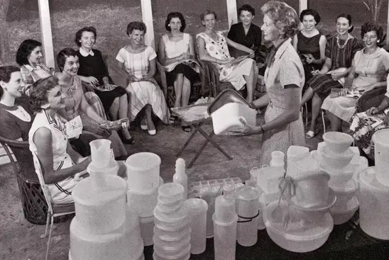 Τίτλοι τέλους για τα... ταπεράκια - Έρχεται το λουκέτο της Tupperware