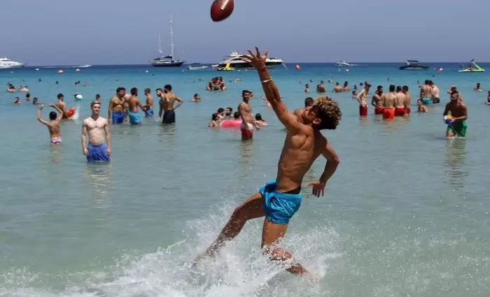 Τουρισμός: «Φλερτάρει» με το 85% του 2019