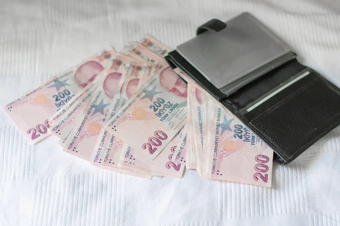 Τουρκία: Οι τράπεζες δαπάνησαν $5 δισ. για να στηρίξουν τη λίρα