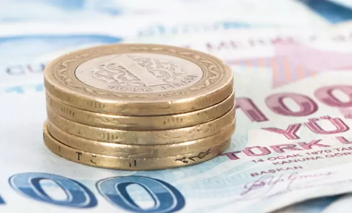 Κατρακυλάει η τουρκική λίρα