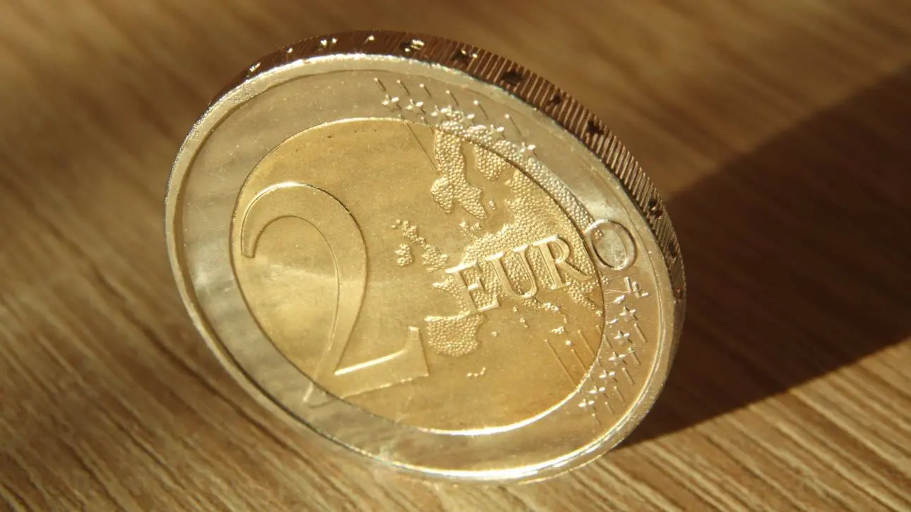 Εκδίδουν αναμνηστικά νομίσματα μετά την ένταξη στην ευρωζώνη