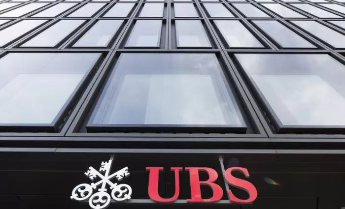 UBS: Προτείνει ψυχραιμία μετά την γαλλική πολιτική αναταραχή