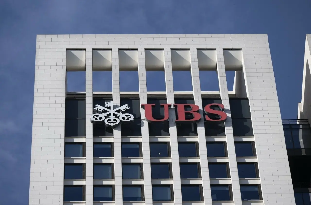 UBS: Θα πληρώσει $511 εκατ. για σκάνδαλο φοροδιαφυγής της Credit Suisse