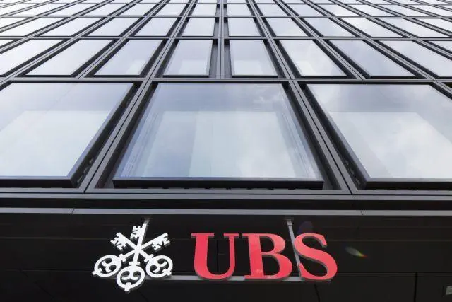 UBS: Ξεπερνά τις προσδοκίες με κέρδη 1,2 δισ. δολάρια το δ΄ τρίμηνo
