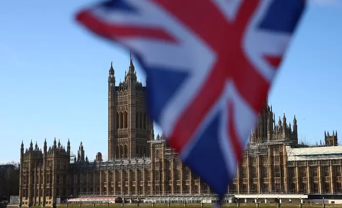 Βυθίζεται η παραγωγικότητα στην Βρετανία