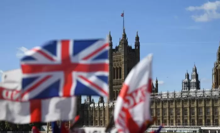 Εκλογές στις 12 Δεκεμβρίου ψήφισαν οι Βρετανοί βουλευτές