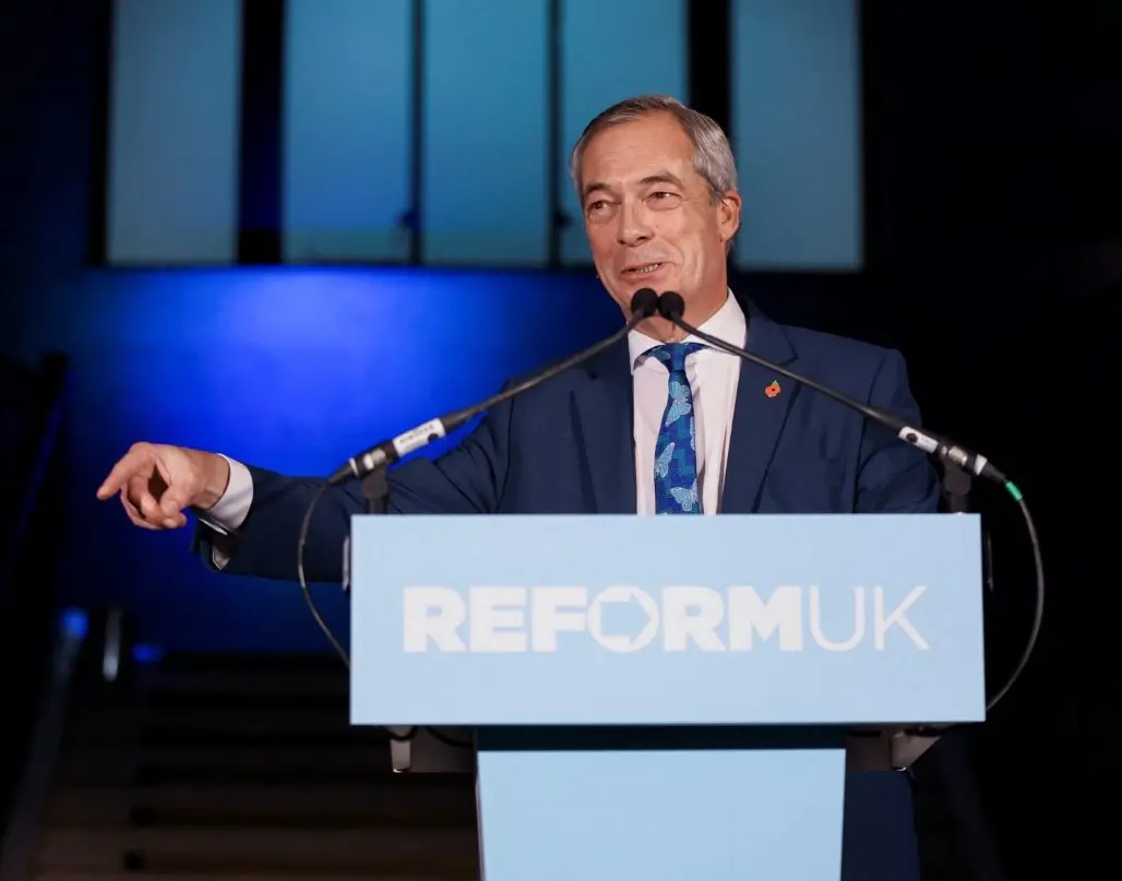 Βρετανία: Υπαναχώρηση Φάρατζ με στόχο την αξιοπιστία απέναντι στις αγορές