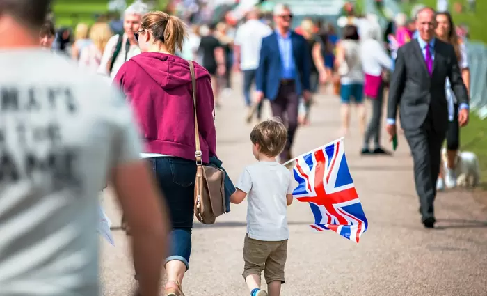 Νέα συρρίκνωση για τη βρετανική οικονομία τον Μάιο – Εντείνεται η επιχειρηματική αβεβαιότητα