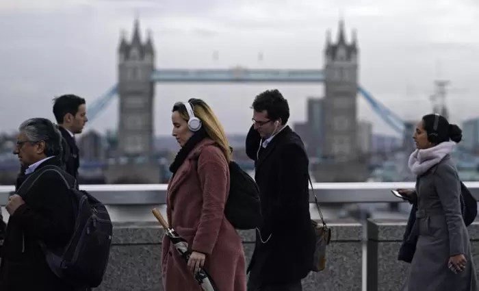 Δεν βρίσκουν προσωπικό παρά τις αυξήσεις μισθών οι Βρετανικές εταιρίες