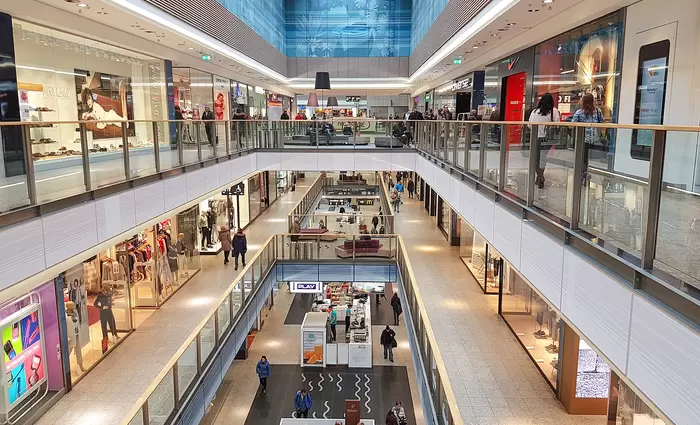 Το κρύο βοήθησε στα χειμερινά ξεπουλήματα των καταστημάτων