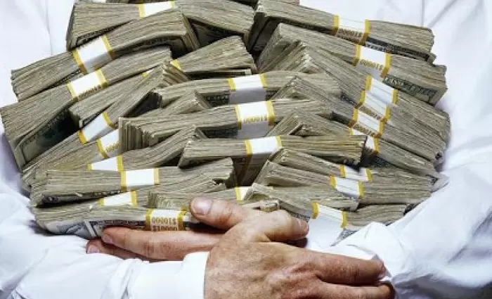 Oxfam: Ρέφαραν οι μεγιστάνες στην πανδημία – «Να τους φορολογήσουμε»