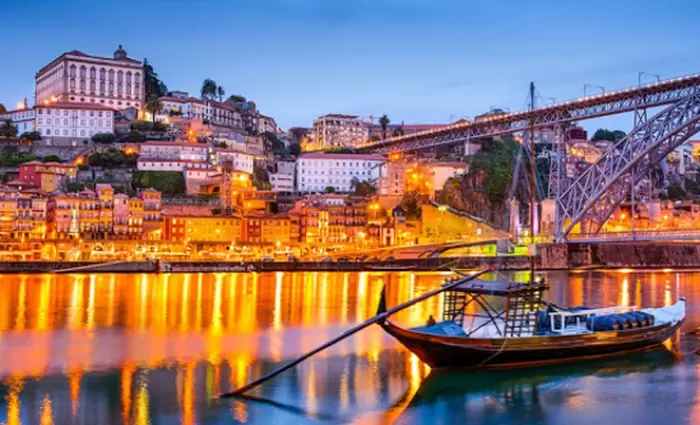 Πρώτη η Πορτογαλία στις επιλογές των Βρετανών τουριστών