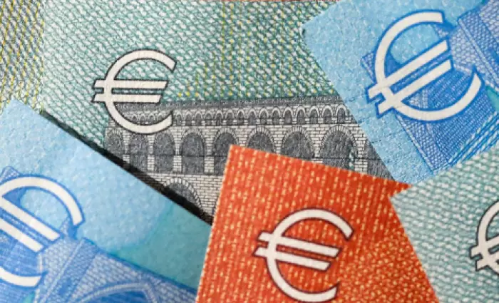 FT: Η Ευρωζώνη μπαίνει στον χορό της έκδοσης ομολόγων