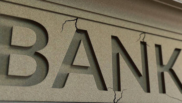 Πρόσω ολοταχώς η 