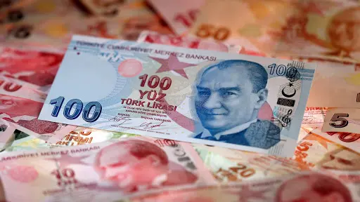 Πέφτει η τουρκική λίρα από τον φόβο των αμερικανικών κυρώσεων
