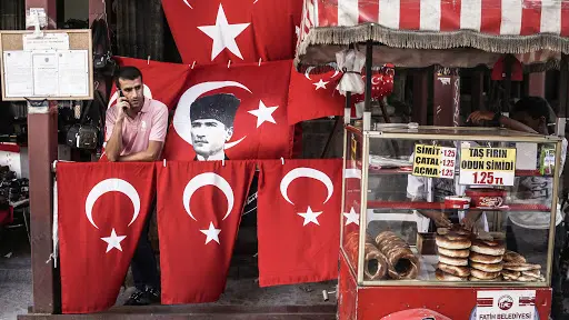 Σπάζει τα κοντέρ η τουρκική λίρα - Ξεπέρασε το 8,40 έναντι του δολαρίου