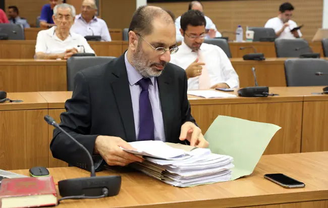 Στέλνει τις πολιτικές τύπου 