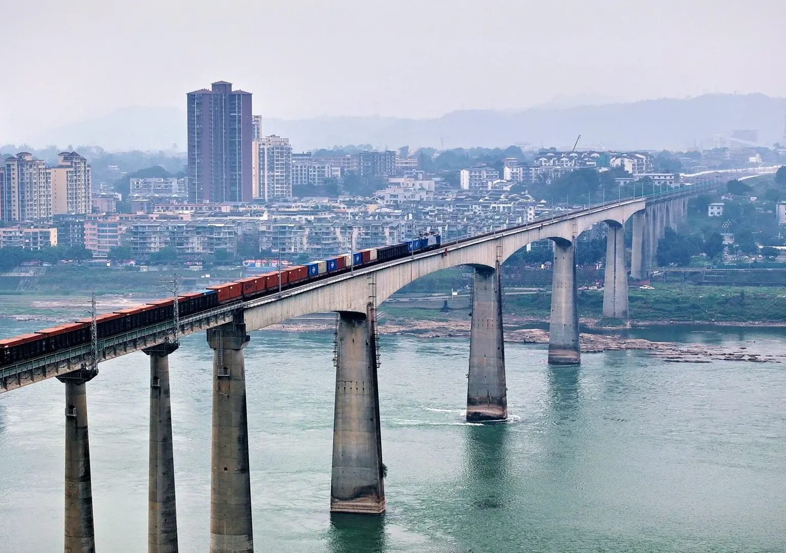 Κίνα: Η χρηματοοικονομική στήριξη ενισχύει τον Νέο Δυτικό Διάδρομο