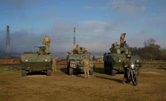 Reuters: Η ευρωπαϊκή άμυνα θα μπορούσε να χρηματοδοτηθεί με περισσότερα από €430 δισεκ. μέσω ESM