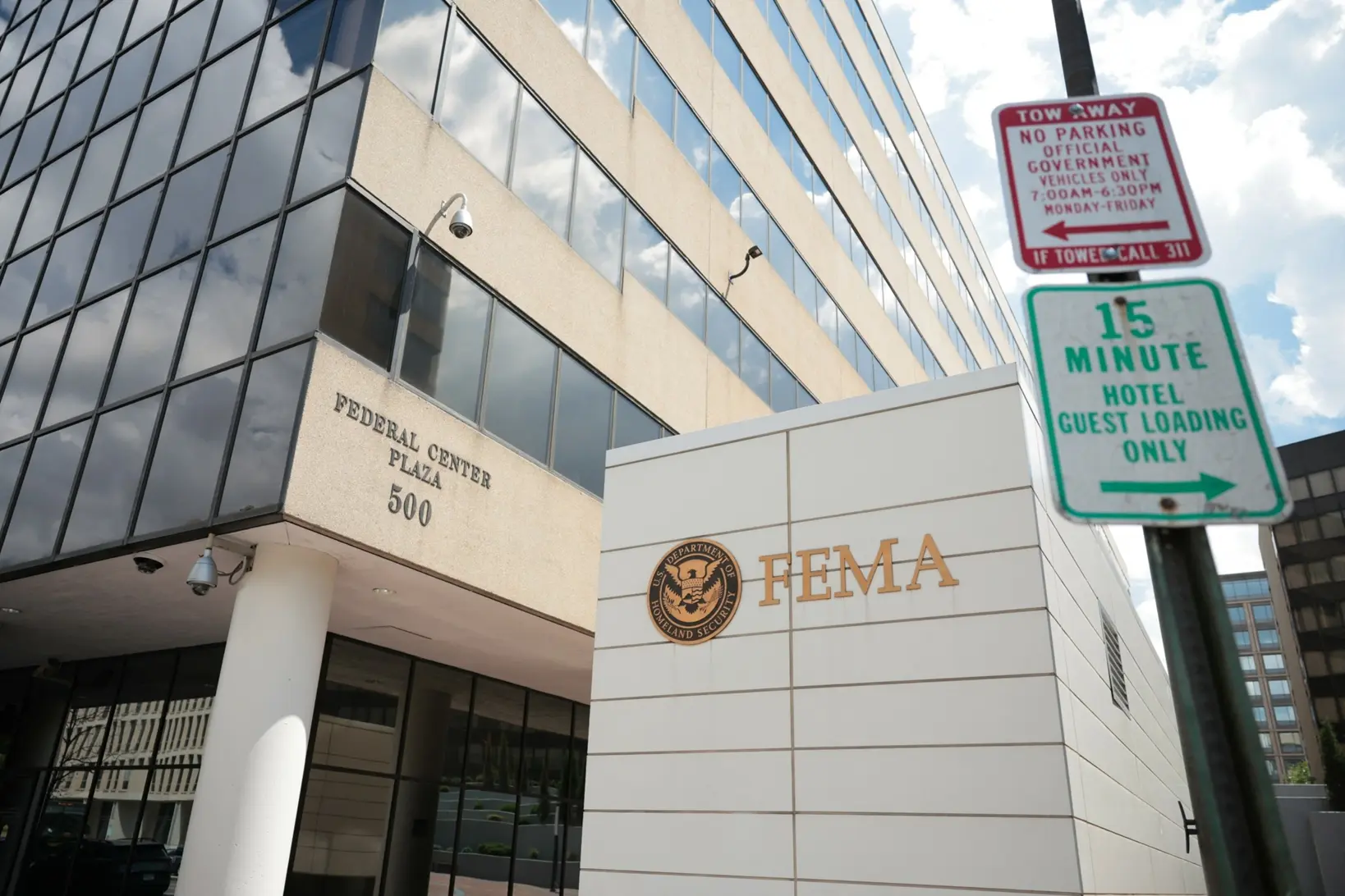 ΗΠΑ: Η FEMA διακόπτει την εκταμίευση επιχορηγήσεων σε πολιτείες