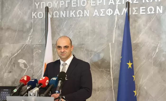 Υπ. Εργασίας: Προανήγγειλε διάταγμα για αύξηση στον κατώτατο πέραν της ΑΤΑ, τέλη Δεκεμβρίου