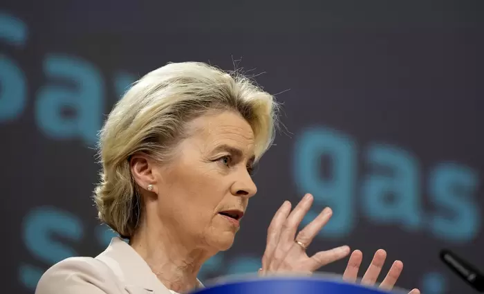 Κομισιόν: Πλαφόν σε ρωσικό αέριο και στα έσοδα των ηλεκτροπαραγωγών